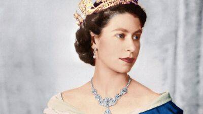 How Queen Elizabeth Changed the Law to Make the Monarchy a More Equal Place for Women - www.glamour.com - Britain - county Windsor - county King George
