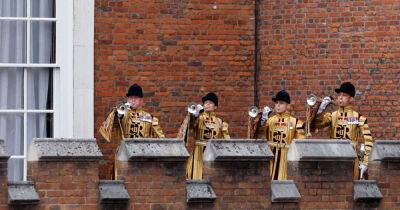 St James’s Palace window removed to let King Charles proclamation ring out from balcony - www.msn.com
