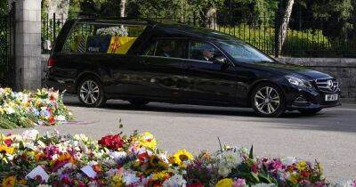 The moment the Queen's coffin left Balmoral - www.manchestereveningnews.co.uk - Scotland - city Aberdeen