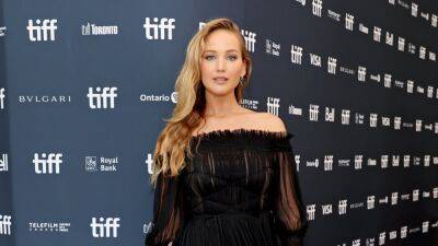 Jennifer Lawrence Talks Motherhood and Dishes About Date Night With Husband Cooke Maroney (Exclusive) - www.etonline.com - city Lawrence - county Cooke