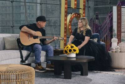 Garth Brooks Joins Kelly Clarkson For Incredible ‘New York State Of Mind’ Duet - etcanada.com - New York - USA - Texas - New York - county Clinton