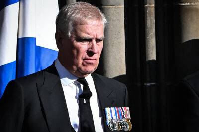 Prince Andrew Heckled During Queen’s Funeral Procession: ‘You’re A Sick Old Man!’ - etcanada.com - Scotland - Virginia - county Prince Edward