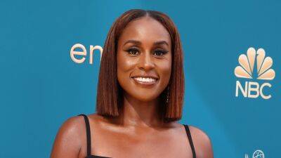Issa Rae Is a Vision at the 2022 Emmys - www.etonline.com - Los Angeles
