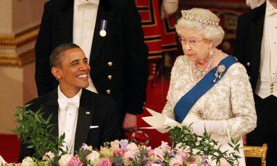 President Barack Obama reveals Queen Elizabeth II ‘quietly’ invited his two daughters for tea at the palace - us.hola.com - Chicago