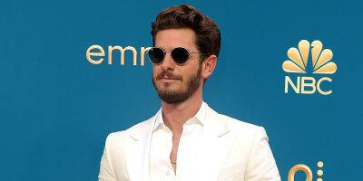 Andrew Garfield Plays It Cool in Sunglasses at the Emmy Awards 2022 - www.justjared.com - Los Angeles - county Andrew