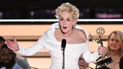 Jean Smart Wins Emmy for Best Actress in a Comedy - variety.com - Britain