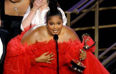 Watch Lizzo’s emotional acceptance speech at the 2022 Emmy Awards - www.nme.com