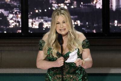 Jennifer Coolidge Wins First Emmy For ‘The White Lotus’ - etcanada.com - Los Angeles