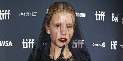Mia Goth Attends the TIFF Premiere of 'Pearl' As It's Revealed a Third 'X' Movie Is In the Works - www.justjared.com