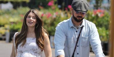 Pregnant Ashley Greene Buys Some Flowers For Her Garden Ahead of Welcoming First Baby - www.justjared.com - Los Angeles - county Ashley