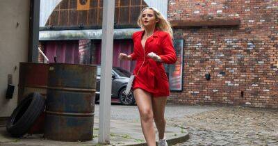 ITV Coronation Street's Millie Gibson reveals special nod to Kelly viewers may miss during exit and souvenier she has taken from set. - www.manchestereveningnews.co.uk