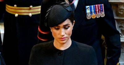 Meghan Markle Curtsies as Queen Elizabeth II’s Coffin Arrives at Westminster Hall After Solemn Procession - www.usmagazine.com - Scotland - California - county Hall - county Charles - county Prince Edward
