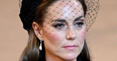 Kate pays tribute to Queen and Princess Diana with meaningful jewellery at procession - www.ok.co.uk - London - Belgium