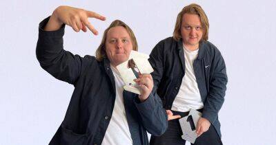 Lewis Capaldi scores third UK Number 1 single with Forget Me: "This one goes out to my enemies!" - www.officialcharts.com - Britain - Scotland