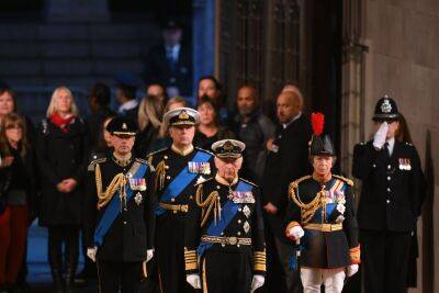 The Queen’s Children Pay Respect During Their Mother’s Vigil, Prince Andrew Wears Military Uniform - etcanada.com - London - county Hall - county Prince Edward