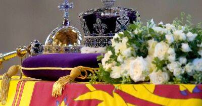 What's happening today and tomorrow ahead of Queen's funeral on Monday - www.manchestereveningnews.co.uk - Britain - county Hall - county King And Queen