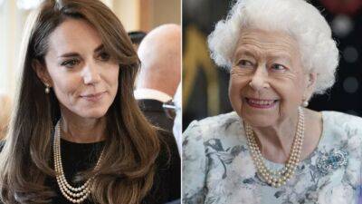 Kate Middleton Wears Queen Elizabeth's Pearl Necklace at Buckingham Palace Lunch Reception - www.etonline.com - France - London - Canada