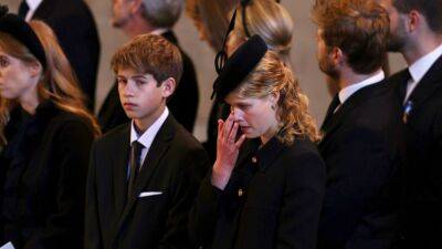 Queen II's youngest grandchild, James, Viscount Severn, 14, stands vigil at her coffin - www.foxnews.com - county Hall - county Prince Edward