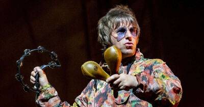 Liam Gallagher is heading to peaceful oasis Mustique for his 50th! - www.msn.com