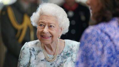 Queen Elizabeth Smiles in Photo From Her Final Days at Balmoral Castle Ahead of Her Death - www.etonline.com - Britain - Scotland