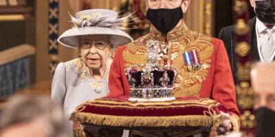 Queen Elizabeth's Imperial State Crown - Details & Estimated Worth Revealed (It's in the Billions) - www.justjared.com - Britain - county Imperial