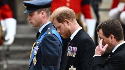 Prince Harry Attends Queen Elizabeth's Royal Funeral Service Not in His Military Uniform - www.etonline.com - county Hall