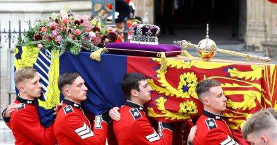 The meaning behind the flowers on the Queen's coffin - www.manchestereveningnews.co.uk - Britain - Manchester - county Imperial
