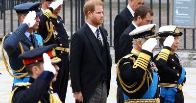 Prince Harry isolated in grief as he's left out of Royal salute behind Queen's coffin - www.ok.co.uk - county Hall - Afghanistan