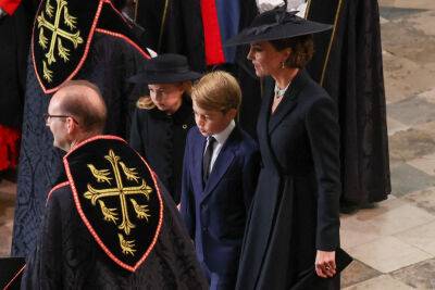 Prince George And Princess Charlotte Walk Behind The Queen’s Coffin At Funeral - etcanada.com - Britain - Charlotte - city Charlotte