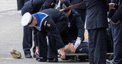 Sailors rush to the rescue as police officer collapses during Queen's funeral procession - www.ok.co.uk - county Hall