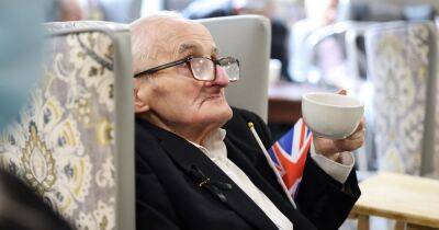 A cup of tea as John bids farewell to the "greatest Queen you could ask for"... The view from a Gorton care home as staff and residents watch Her Majesty's funeral - www.manchestereveningnews.co.uk - Manchester