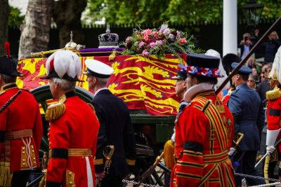 Royals Fans In Tears As The Queen’s Beloved Corgis And Horse Make Appearance In Windsor During Funeral - etcanada.com - county Hall - county Windsor - city Sandy