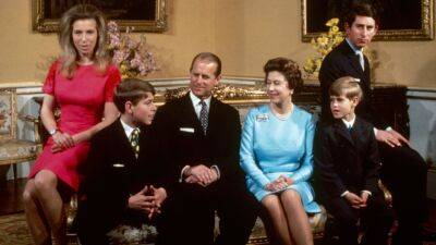 Queen Elizabeth’s Children Grandchildren Reunited at Her Funeral—Inside Her Family Free - stylecaster.com - Britain - county Arthur - George