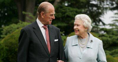 Queen and Prince Philip reunited at last as she’s buried in chapel beside him - www.ok.co.uk - county Windsor - county King George
