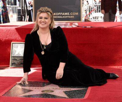Kelly Clarkson Honoured On Hollywood Walk Of Fame, Joined By Her Two Kids And ‘American Idol”s Original Judges - etcanada.com - USA - Hollywood