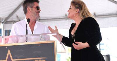 Simon Cowell thanks Kelly Clarkson for his success in moving speech for singer - www.ok.co.uk - Los Angeles - USA