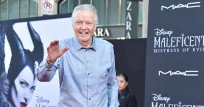 Jon Voight broke down in tears as recalls Donald Trump offering to pay for cancer treatment - www.msn.com - USA