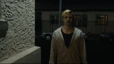 Evan Peters Evades the Law and Keeps on Killing in Latest ‘Dahmer’ Trailer (Video) - thewrap.com