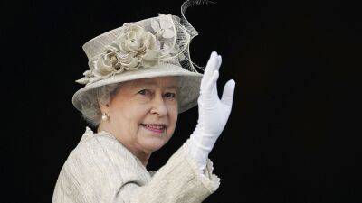 Royal photographer shares sweet story behind Queen Elizabeth II's photoshoot - www.foxnews.com