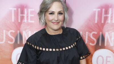 Ricki Lake Opens Up About Accepting Her Hair Loss After Keeping It a Secret for Years (Exclusive) - www.etonline.com
