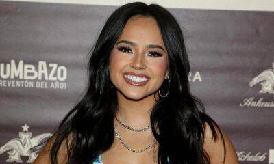 Becky G reveals the backstage rituals she does before going on stage, including ‘El Tucanazo’ - us.hola.com