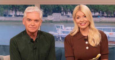 ITV This Morning fans' petition to 'axe' Holly Willoughby and Phillip Schofield reaches milestone - www.manchestereveningnews.co.uk - Britain - county Hall