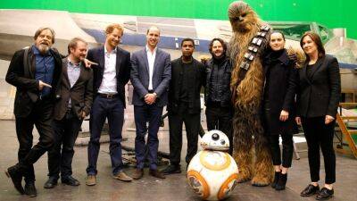 Prince Harry or Prince William? John Boyega Reveals Who Was Cooler on Set of 'Star Wars: The Last Jedi' - www.etonline.com - Britain - London