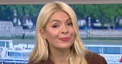 ITV deny Holly Willoughby and Phillip Schofield 'were booed for skipping queue to see Queen' - www.ok.co.uk - county Hall