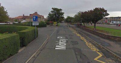 Cops hunt masked driver who approached young girls in Scots town - www.dailyrecord.co.uk - Scotland