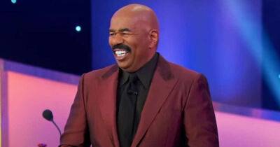 7 Times Steve Harvey And Jackass' Cast Made Comedy Gold During Celebrity Family Feud's Finale - www.msn.com