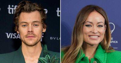 Harry Styles and Olivia Wilde Passionately Kiss During NYC Date Night Amid ‘Don’t Worry Darling’ Release - www.usmagazine.com - New York - county Stone