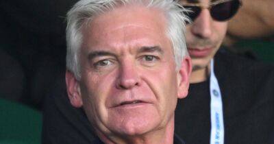 Philip Schofield's picture is removed from We Buy Any Car site after Queuegate - www.ok.co.uk - county Hall