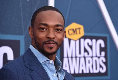 Anthony Mackie Joins Hometown Project To Help Repair Hurricane-Damaged Roofs - etcanada.com - Hollywood - state Louisiana - New Orleans - county Evans - city Hometown