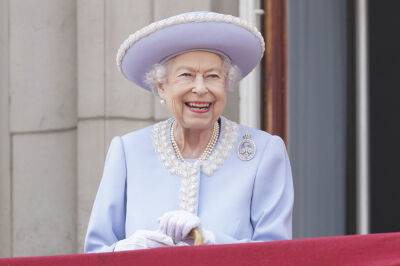 Queen Elizabeth II Was Comforted By Her Beloved Corgis ‘In Her Final Hours,’ Says Source - etcanada.com - city Sandy